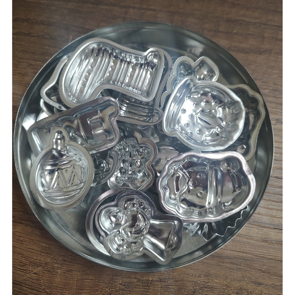 18 Lillian Vernon Chocolate Candy Molds Metal Vintage Christmas Tin B12